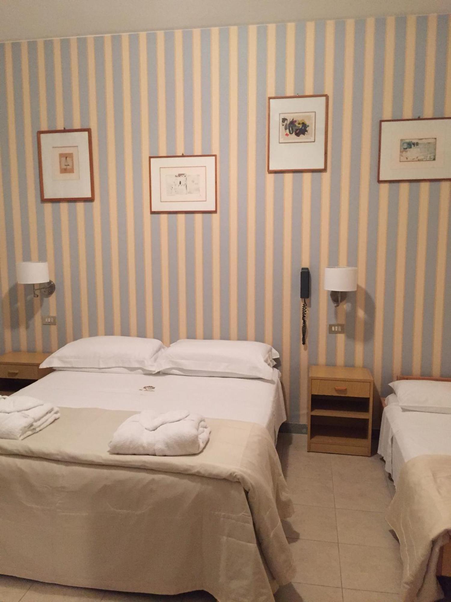 Hotel Ariella 밀라노마리티마 외부 사진