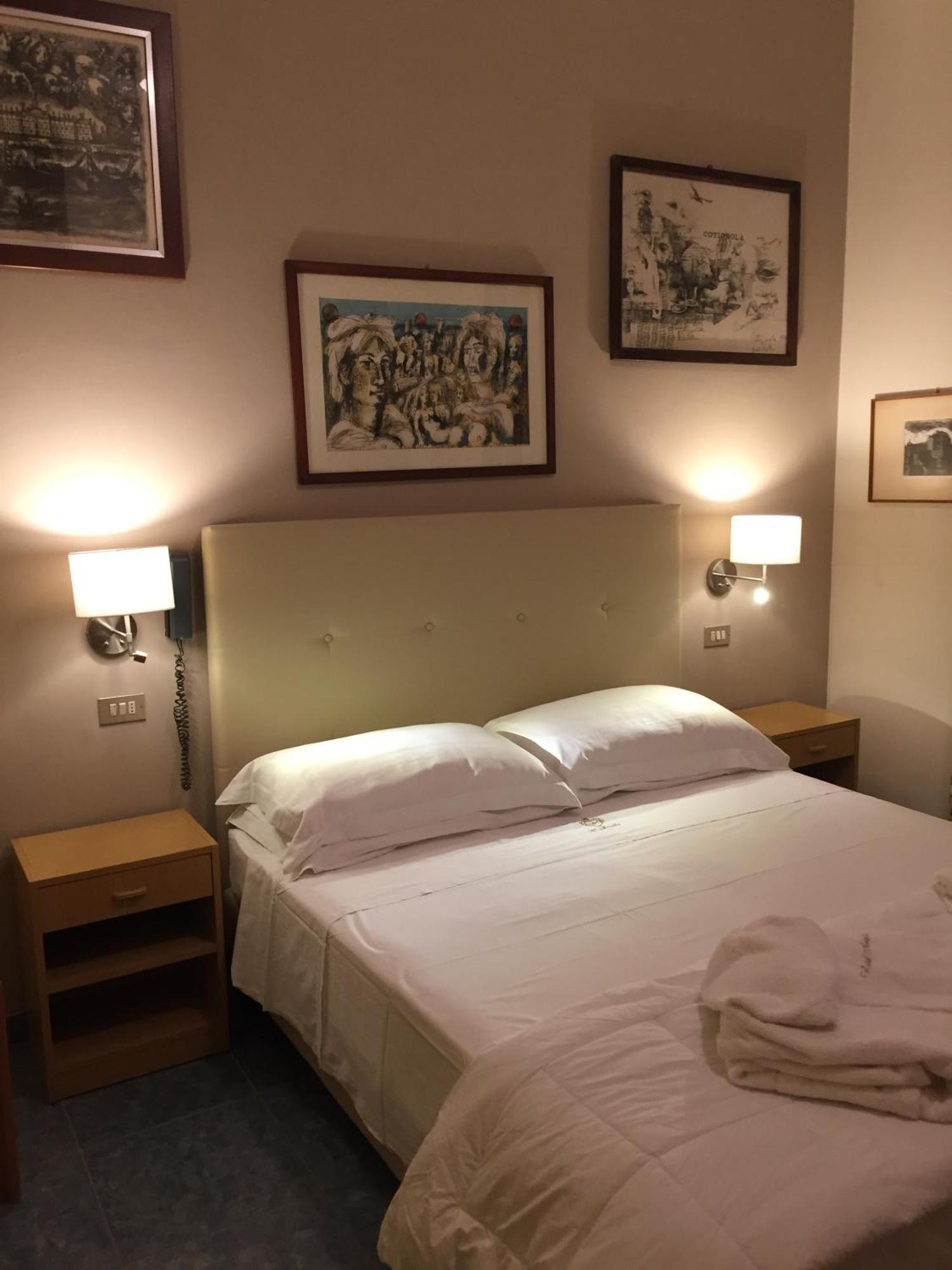 Hotel Ariella 밀라노마리티마 외부 사진