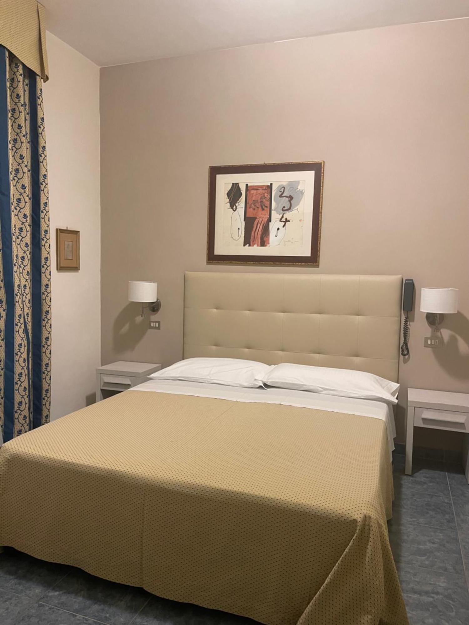 Hotel Ariella 밀라노마리티마 외부 사진