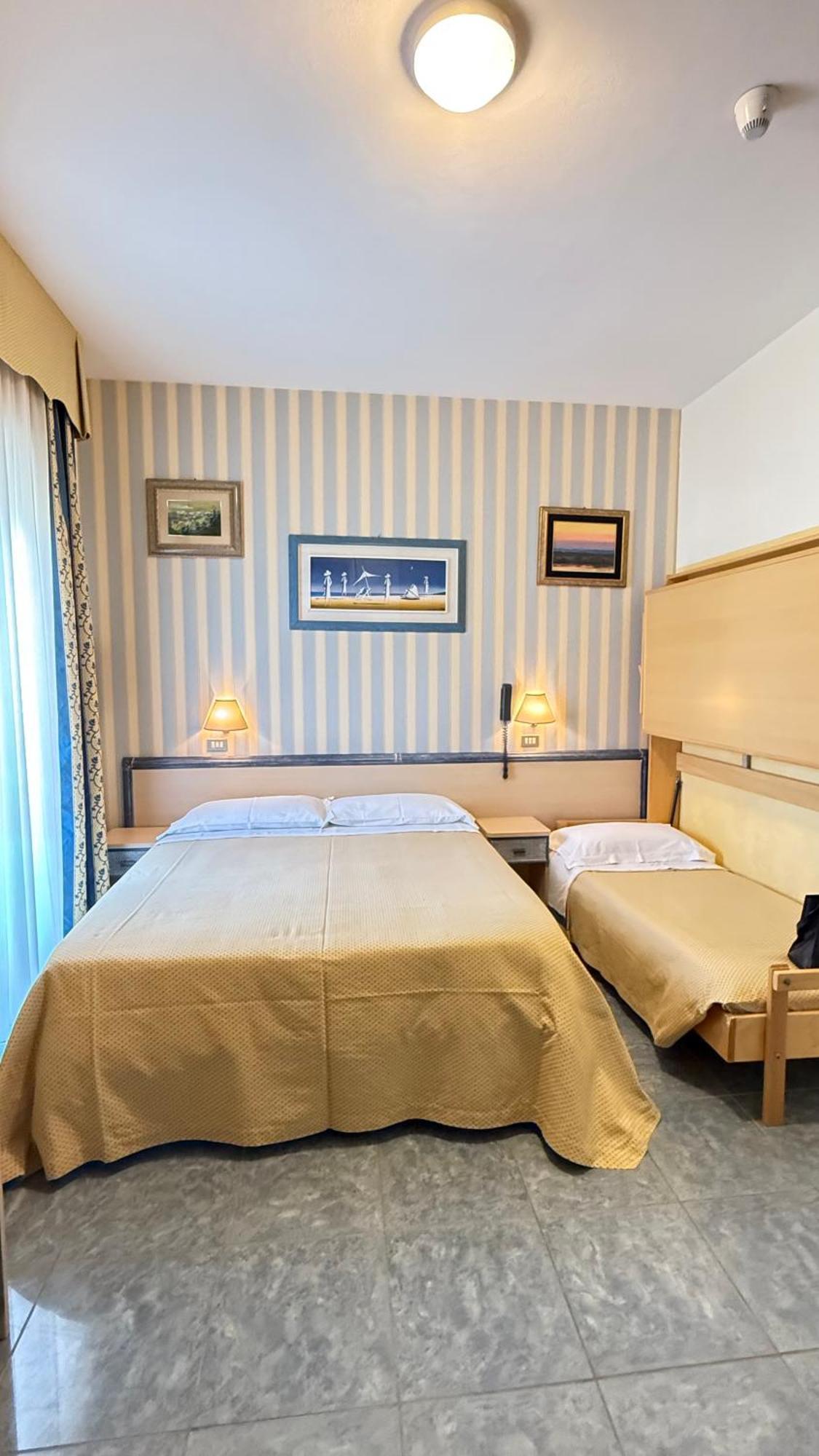 Hotel Ariella 밀라노마리티마 외부 사진