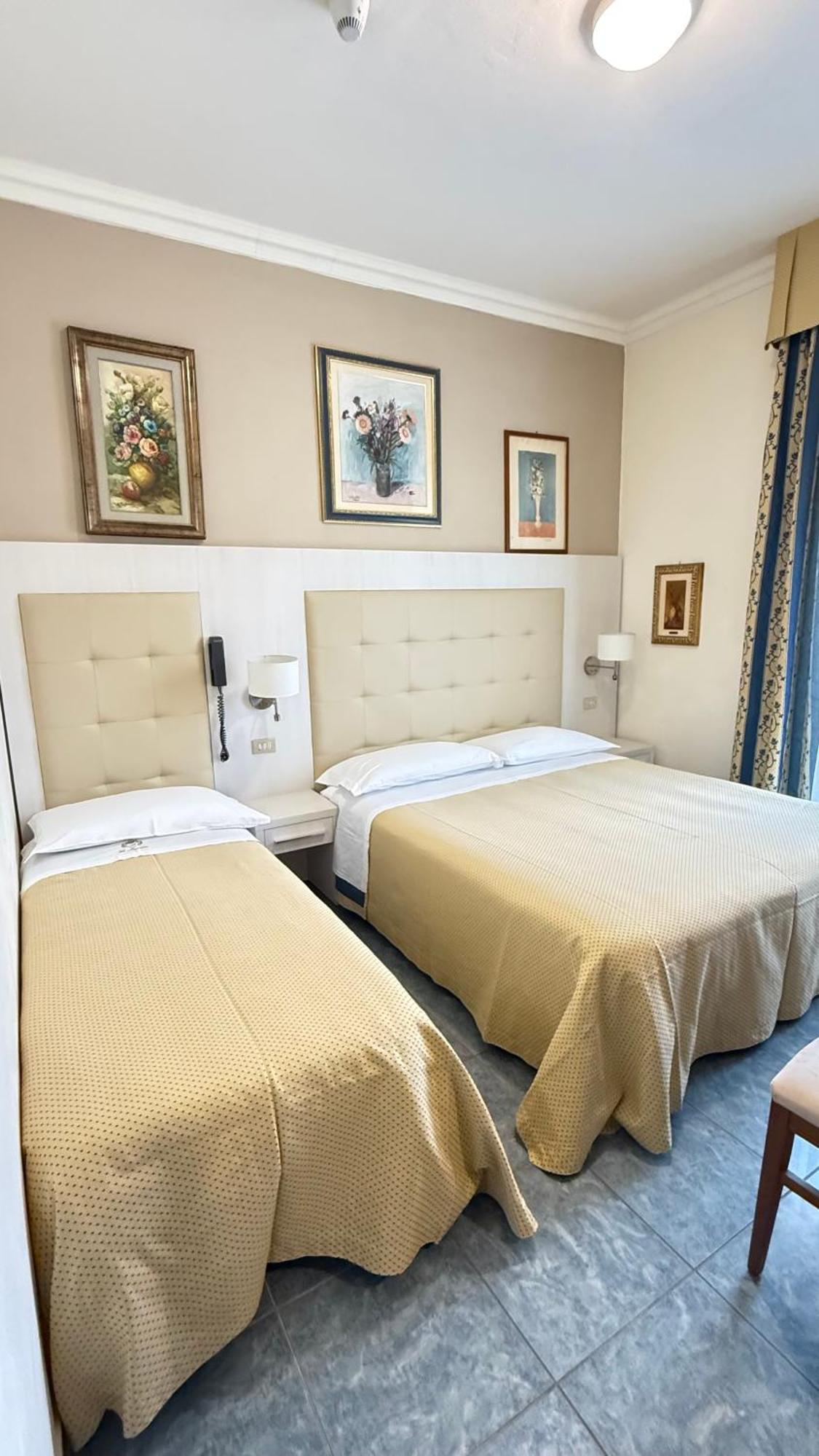 Hotel Ariella 밀라노마리티마 외부 사진